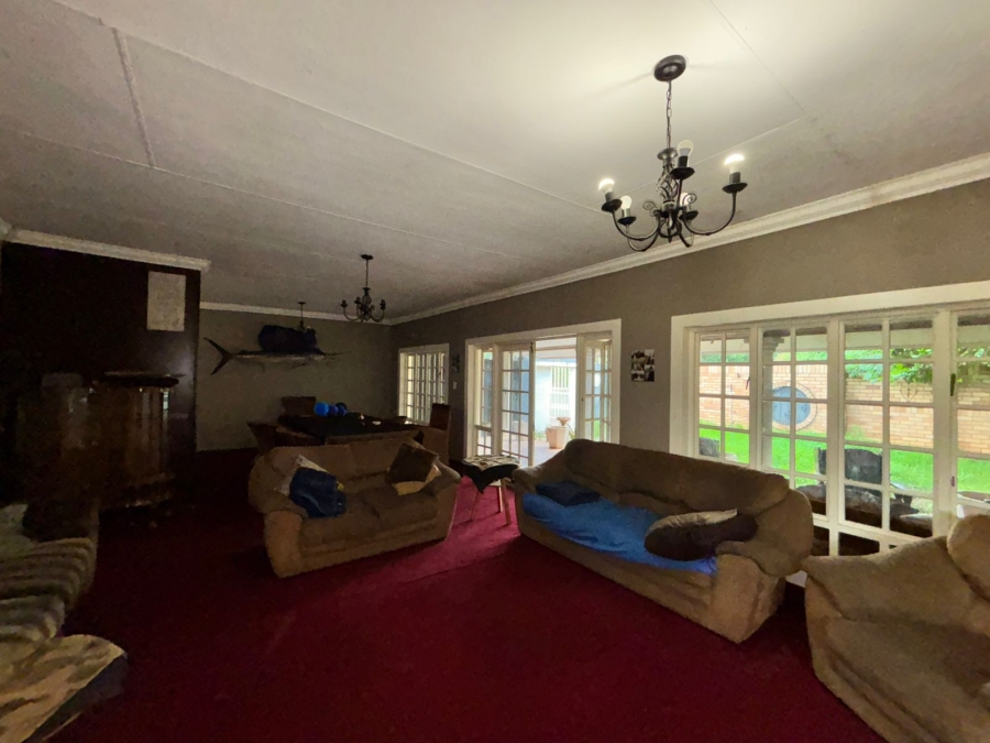 5 Bedroom Property for Sale in Flamwood North West
